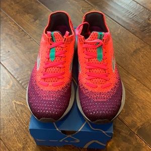 Brooks levitate 2 running shoes. Size:7